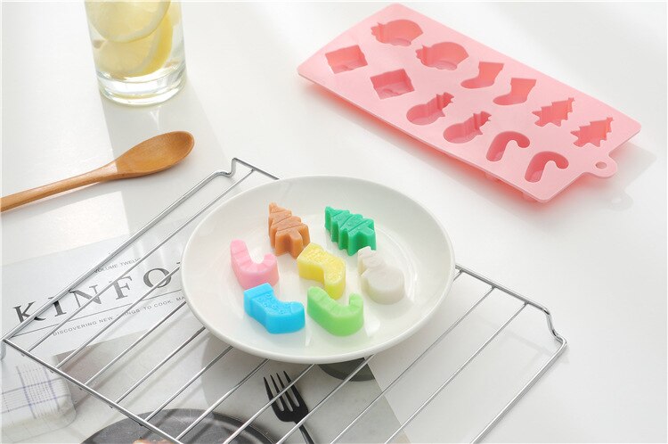 Silicone Chocolate Mold Non-stick cartoon 3D shape Ice Molds Cake Mould Bakeware Baking Tools Kitchen Gadgets candy molds PINK